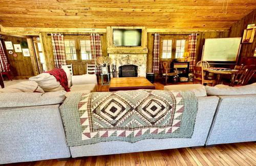Tranquil Riverfront Cabin Retreat with Wildlife, Trails & Open Skies in Tahlequah, Oklahoma - Foto 17