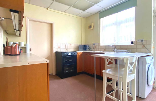 Bright and Spacious 4 Bedroom Home - Foto 14