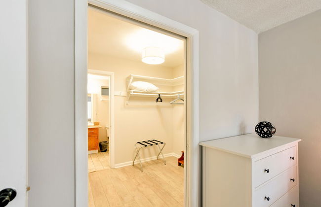 Artrageous on the river By RocketStay - Photo 26