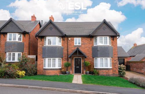 Large Modern 4 Bedroom House in Uttoxeter, Near Alton Towers, Great for Families - Foto 1