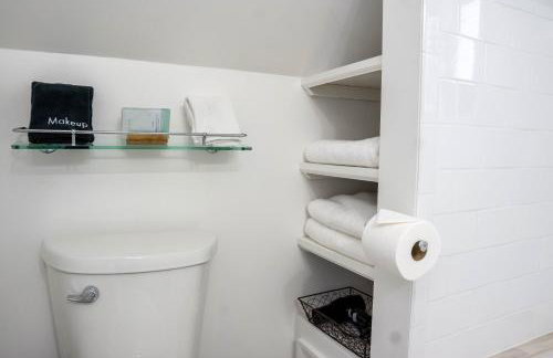 Carriage on Capital near Distilleries & Downtown - Foto 14