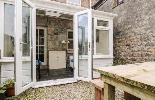 Gurnard's Cottage - Photo 23