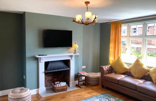 Large House On Farm With Own Heated Pool, As Seen On BBC TV - Photo 12