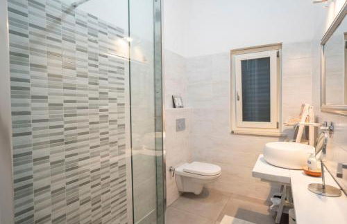 Villa Michaela con piscina privata e vista mare - Foto 38