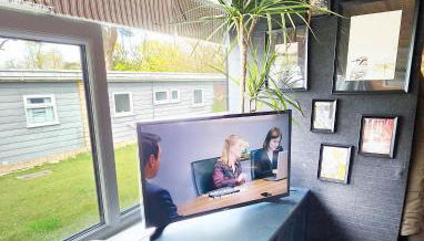 18 Bucklands - Cosy 5-Star Chalet - Starlink Wi-Fi - Coastal Woodland - Foto 3