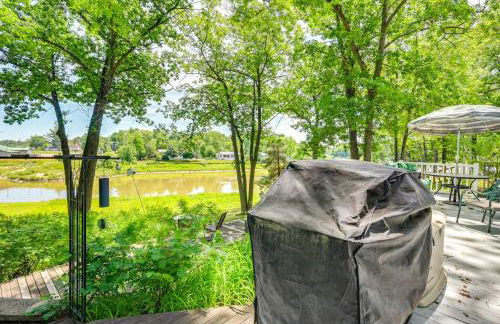 Waterfront Gladwin Home with Deck and Fire Pit! - Foto 25