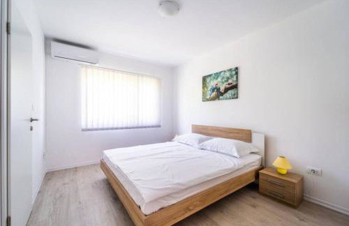 Villa Pavicini - with heated pool - Photo 10