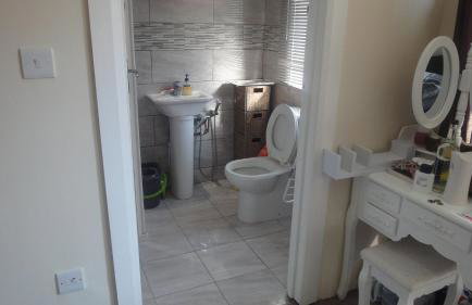 Modern Studio in Rayners Lane Pinner Harrow near wembley Greater London - Photo 7