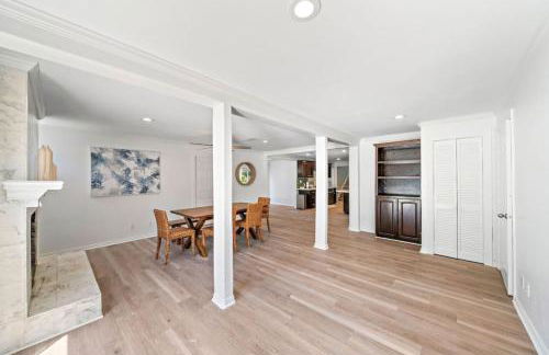 Sprawling estate with private pool and game room and guest house - Foto 5