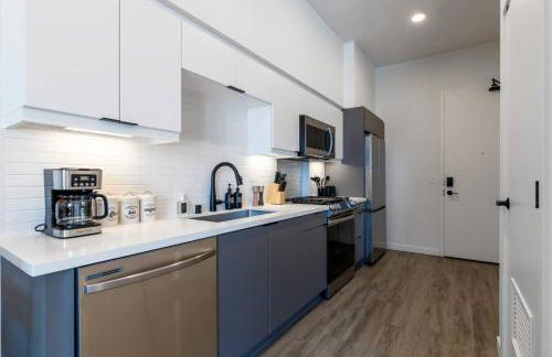 Chic Studio, Walk to Downtown With Skyline Views - Foto 24