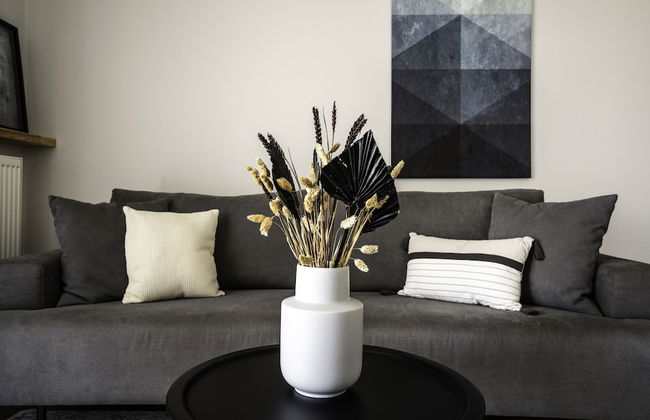 Posh 1BR Apartment in Chalandri - Photo 11