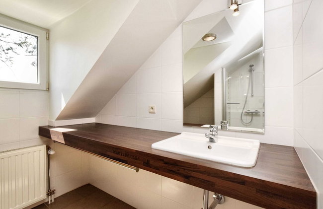 Beautiful, Modern House With Stunning Views, hot tub and Sauna in Green Surroundings - Photo 23