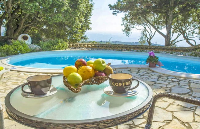 Villa Nionios Large Private Pool Walk to Beach Sea Views A C Wifi - 1033 - Foto 5