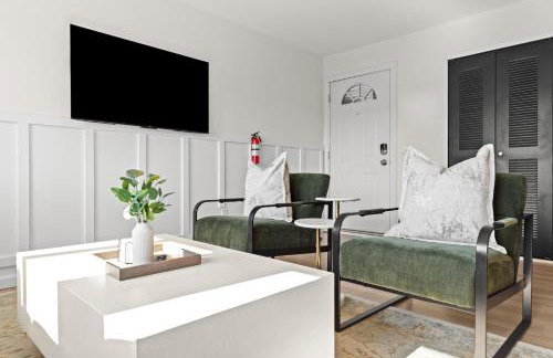 Renovated 1BR Upper Flat Modern King Suite - Foto 15