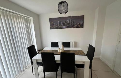 Family Friendly Modern 4BD House - Foto 20