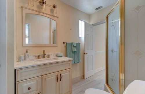 3 bedroom 2 bath home walking distance to beach - Foto 13