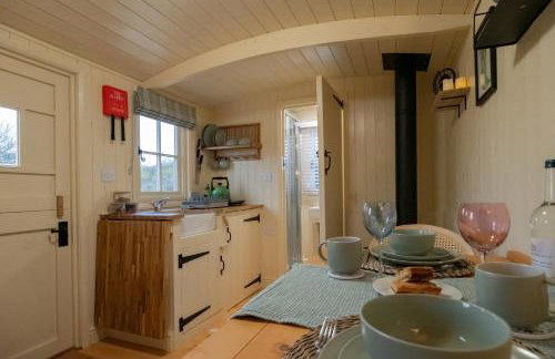 Shepherdshut-hot Tub-cotswolds-petfriendly - Photo 16