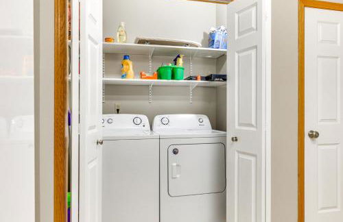 Lake Mills Retreat 1 Mi to Beaches and Dining! - Foto 11