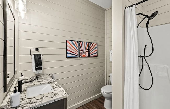 NEW Lake View Indoor Pool Sleeps 14 Hot Tub - Foto 40