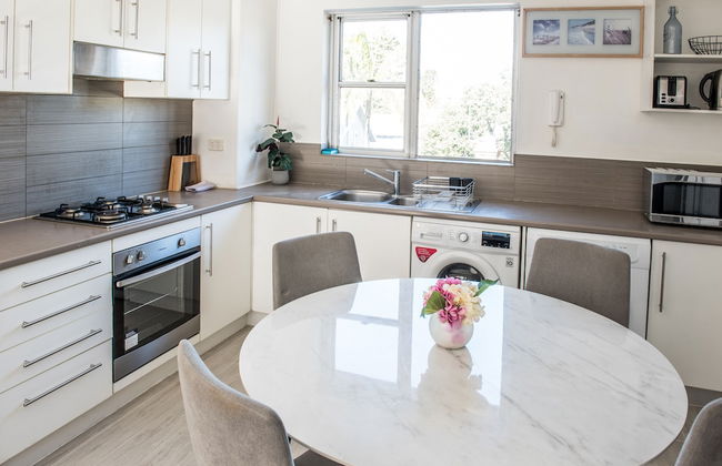 Lotus Stay Manly - Apartment 29G - Photo 5