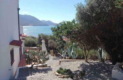 Quiet just a few steps from the sea - Foto 7