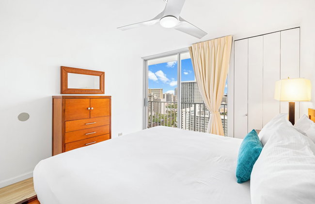 Pacific Monarch - 1 BR - Ocean and City Views! - Photo 25