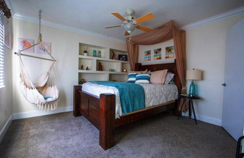 4BR Group Retreat w Golf Green, Poker & Fire Pit - Foto 14