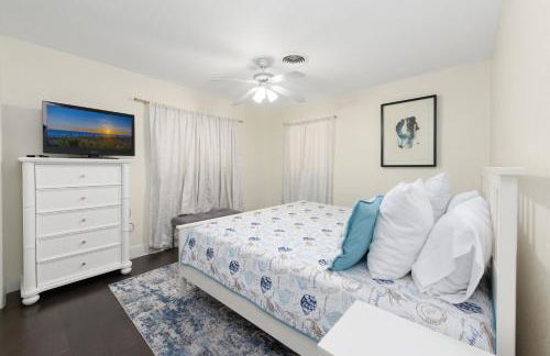 Sunny - Pool - Close to Beach - Fishing - Boat Ramp - Photo 8