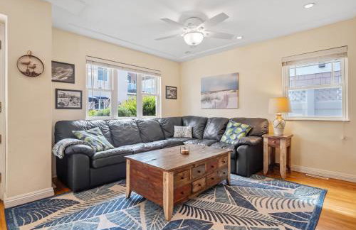 Stunning beach home - steps2sand, AC, Large Patio and Fast Wifi! - Foto 21
