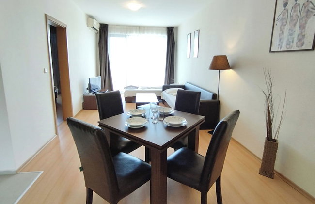 New Line Village Apartments, up to 4 Guests - Foto 16