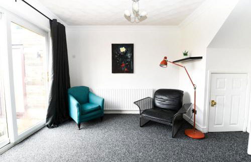 Modern Home in Royston, Free Off-Street Parking, Perfect for Families, Contractors & Work - Foto 16
