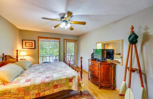 Flippin Home with Fire Pit Walk to White River! - Foto 14