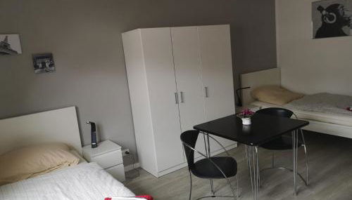 Gemütliches Ferienzimmer Hürth - Foto 1, wardrobe