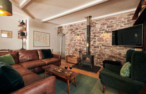 Brofallen - spacious holiday cottage with sea views and enclosed garden - Photo 12