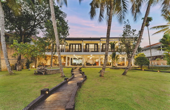 River View Villa - Photo 1