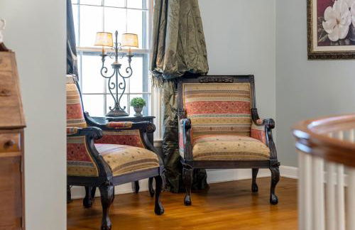 King suite-Huge tub-A Charmer-The Blue Jay Suite - Foto 16