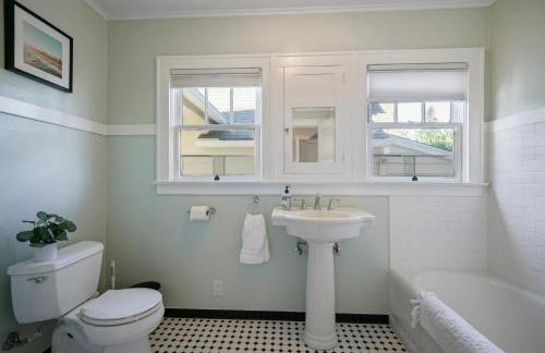 Bush Park & Downtown Charmer in Salem's Best Location - Foto 16