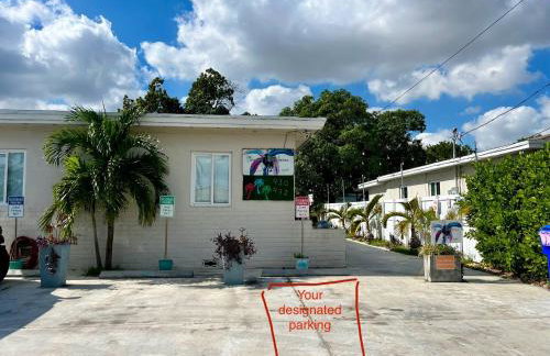 Stunning Little Havana Suites Close to airport, Calle Ocho, Brickell, Wynwood and the Beaches - Free Parking - Foto 48