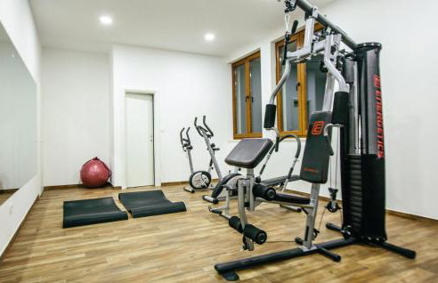 Nice Home In Donji Prolozac With Wifi - Foto 34