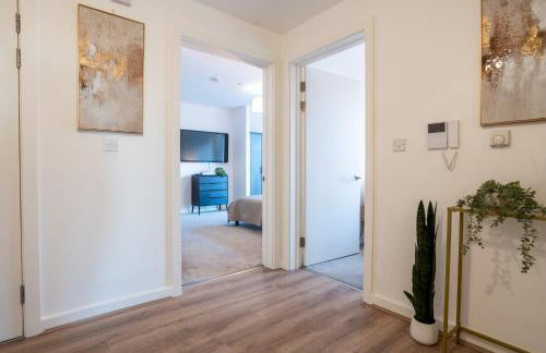 Central Wembley Stadium Luxe Stay with Pool Table - Foto 67