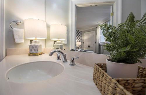 Walk to it All in Downtown, Double King Beds - Foto 13