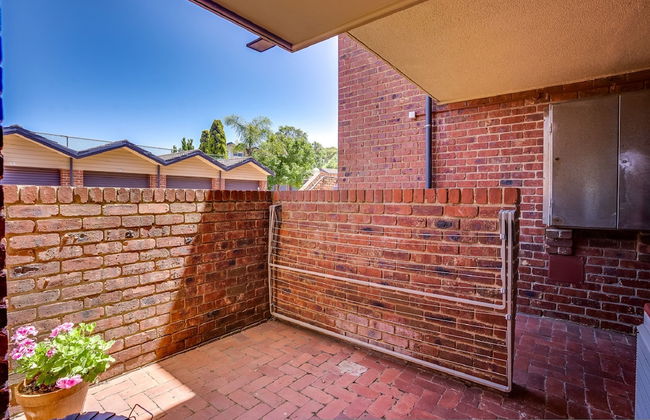 By The Sea Beachfront Apartment Wifi - Photo 26