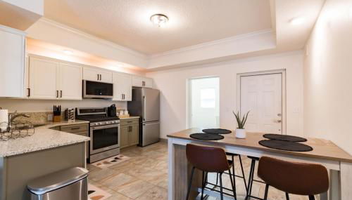 Luxury 2BD 2BTH Condo 5 - Foto 2, stove, dishwasher, pet friendly, toaster, minibar