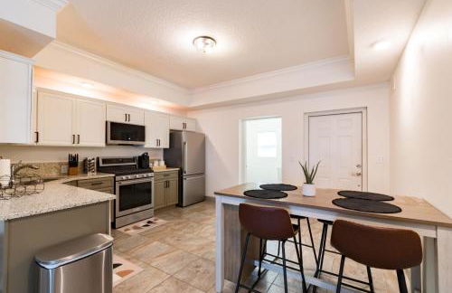 Luxury 2BD 2BTH Condo 5 - Foto 2