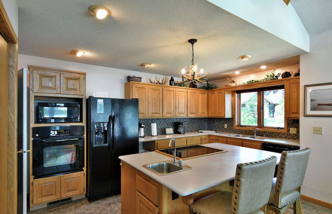 Cheif Lake Lodge - Photo 13