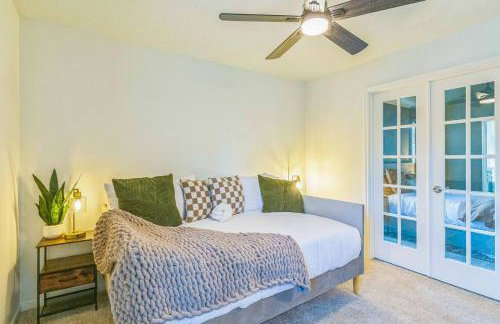 Cypress 5 Bedroom Retreat with Hot Tub, Firepit and Game Tables! Pet Friendly - Foto 72