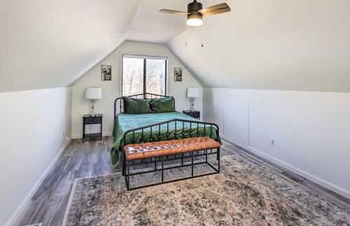 Lakefront Grove Cabin Shared Dock and Seasonal Pool - Foto 15