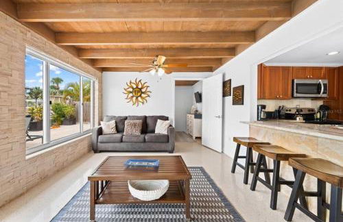 Private Village Home with Heated pool & spa with private front courtyard - Photo 76