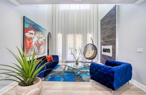 Luxury Tropical Living , 4BR w Backyard Pool Oasis - Foto 6