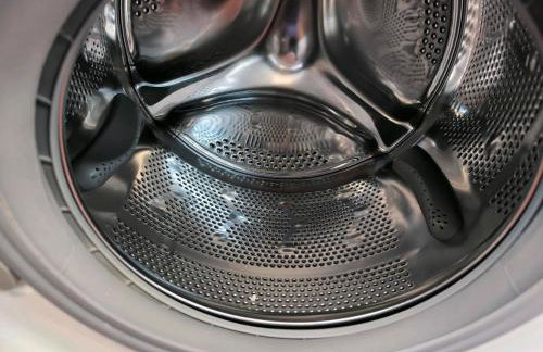 Platz für 8 Pers - C4S Come4Stay Monteure "InnArt" Boxspringbett Einzelbett Töging am Inn, Parkplatz, WLAN, Balkon, Smart TV, voll ausgestatteter Küche, Waschmaschine - Foto 23